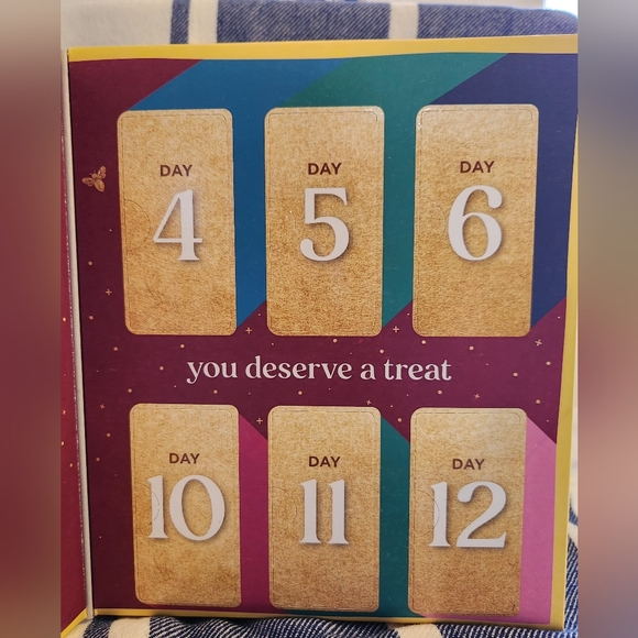 Burt's Bees 12 Days of Joy - Picture 5 of 6